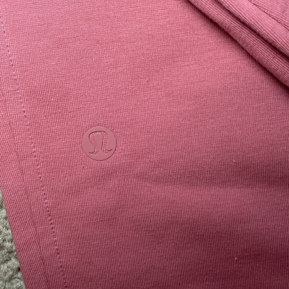 Lululemon Scuba HR French Terry Joggers in Briar Rose NWT - Picture 3 of 6